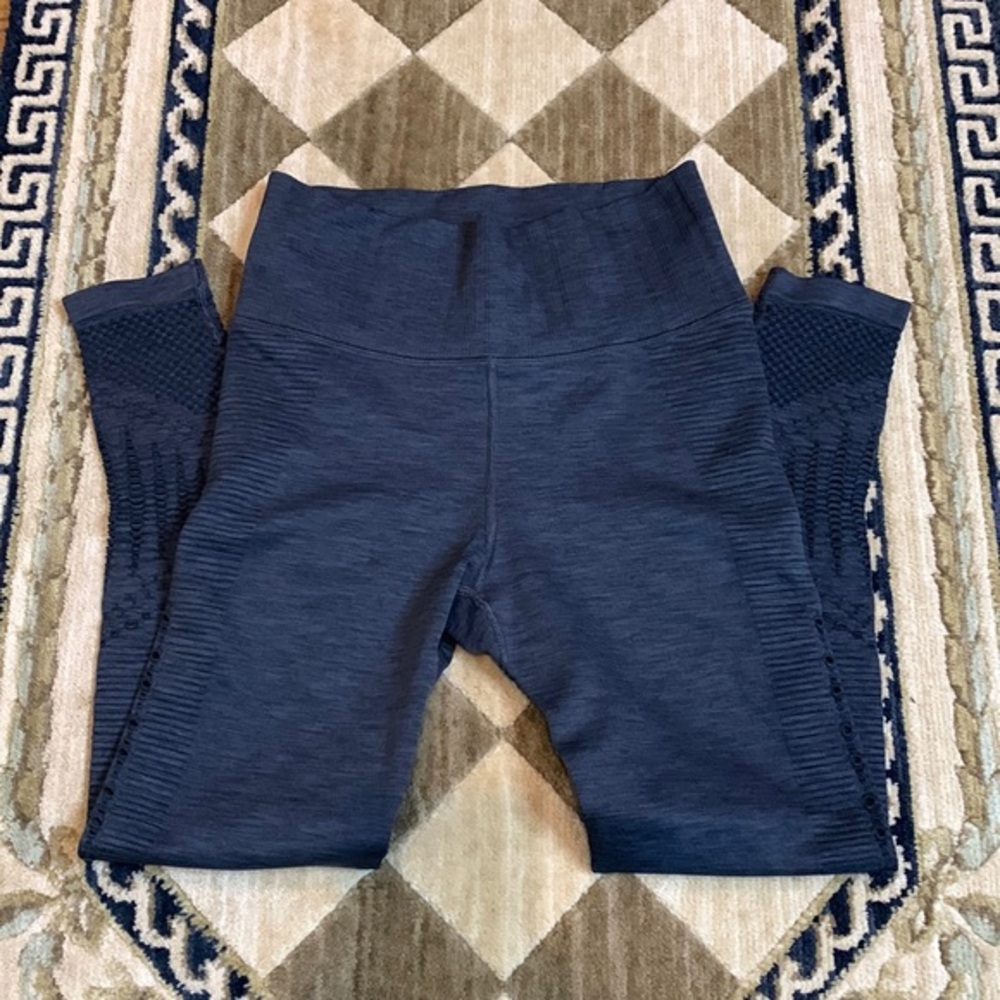 ATHLETA Halasana 7/8 seamless tights
